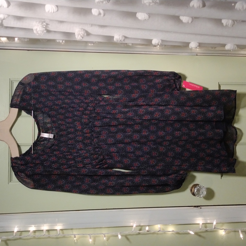 Xhilaration Long Sleeve Floral Shift Dress in Navy and Red